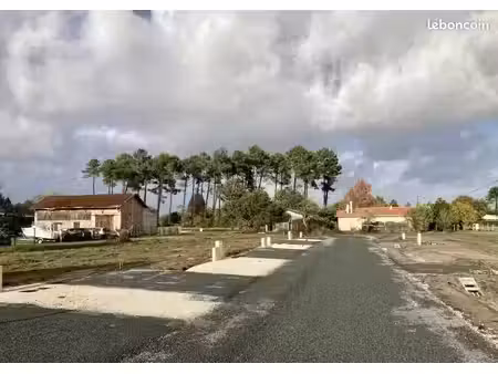 terrain à bâtir de 763 m² à le porge (33)