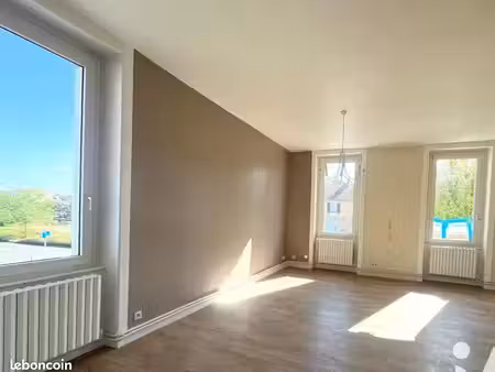 t4 91 m²  3 chambres  2 salles de bains  plein centre de saint-just