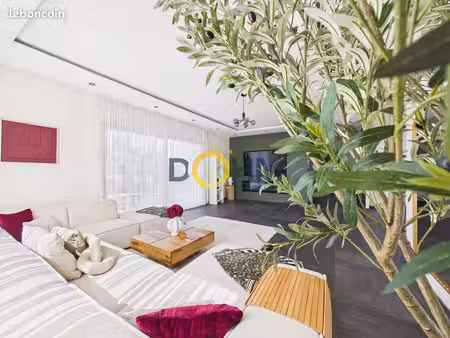maison 6 pièces 150 m²