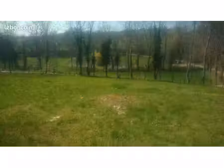 terrain 1325m2 cadre idyllique