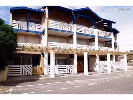 appartement studio cabine 24m2  avec terrasse couverte 8 m2  rdc  sud