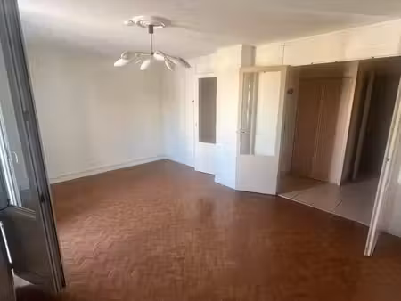 a vendre appartement année 1970