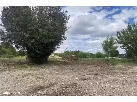 terrain à bâtir de 654 m² à le pian-medoc (33)