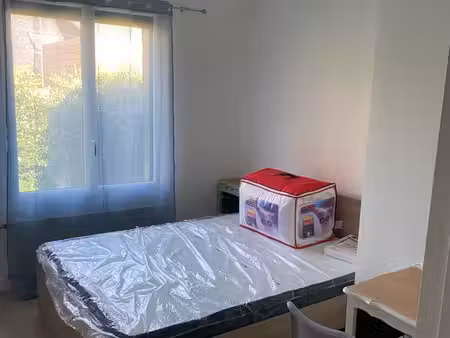 chambre meublée dans superbe maison