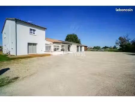 maison 7 pièces 180 m²