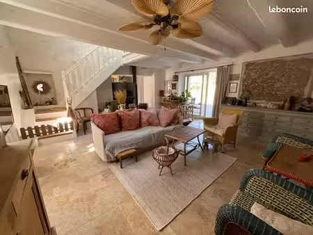 maison de charme avec piscine et dépendances