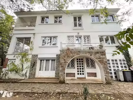 maison 9 pièces 235 m²