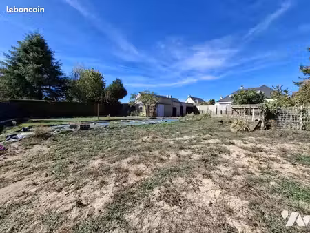 terrain 822 m² ste luce sur loire