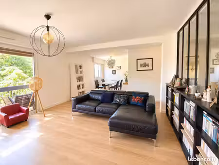 vaste appartement t6 148 m2  terrasses et balcons  garage boxé  caves