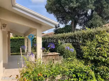 villa 5 pièces 123 m²