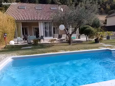 maison caractère avec piscine  jardin