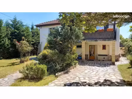 villa 5 pièces 128 m²