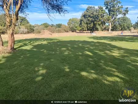 terrain 1076 m² vay