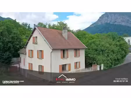 maison 6 pièces 140 m²