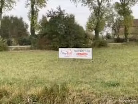 grand terrain constructible pour maison  commerce  photovoltaïques