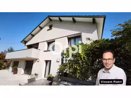 maison 6 pièces 181 m²