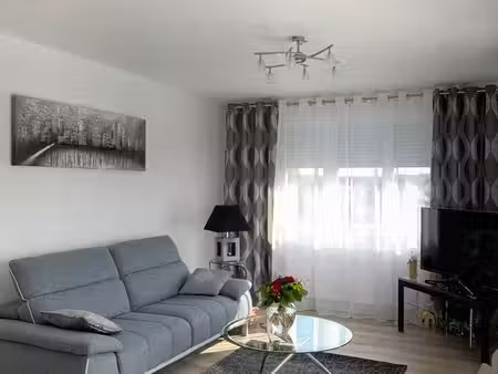 à vendre – bel appartement rénové de 90 m² – centre de roanne  place verdun   balcon  cave