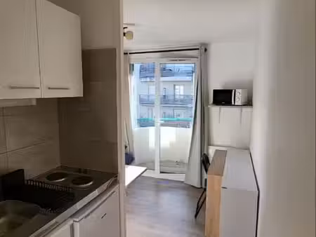 studio refait à neuf avec balcon idéal étudiant