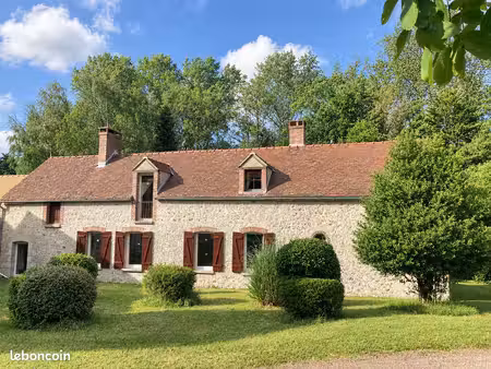 maison en pierre de 150 m² avec deux jardins longeant la rivière à chevannes (loiret)  1h1