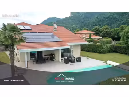 villa 5 pièces 136 m²