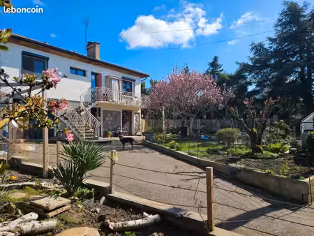 maison familiale avec studio