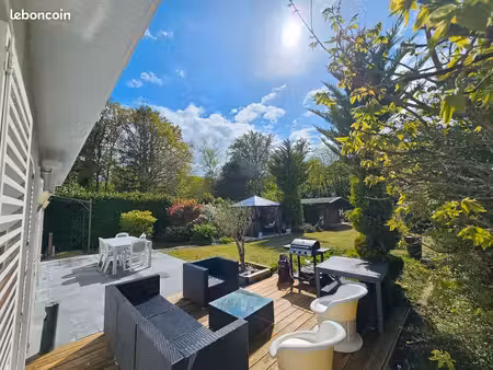 maison 5 pièces coup de coeur dans résidence avec grand lac  terrain de tennis et piscine