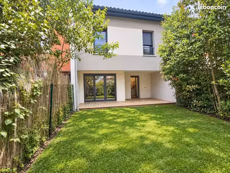 villa 4 pièces 80 m²