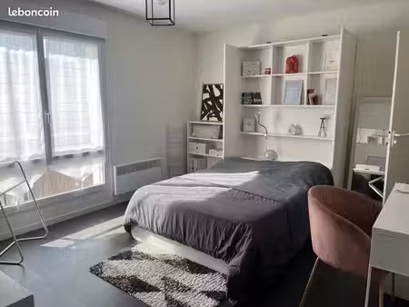à louer studio meublé