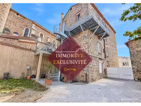 immeuble 355 m² maclas