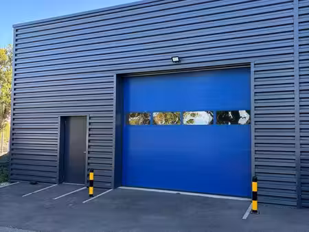 local dépôt 200m2
