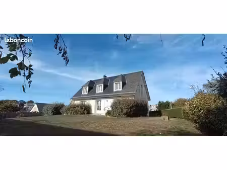 a vendre très rare à granville maison d'architecte proche mer - secteur résidentiel recher