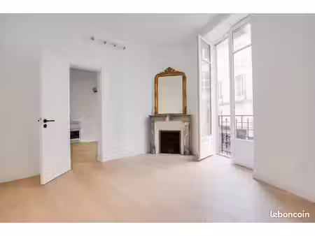 appartement haussmannien 3 pièces 50 m² - intégralement rénové