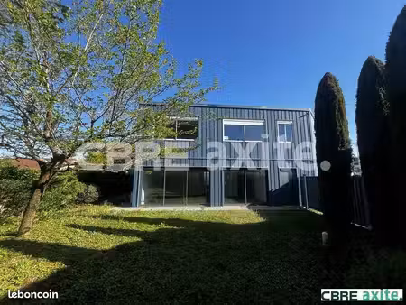 bureaux 374 m² bourgoin jallieu