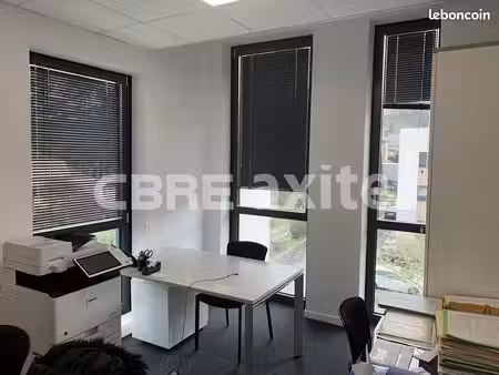 bureaux 68 m² bourgoin jallieu