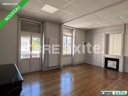 bureaux 78 m² bourgoin-jallieu