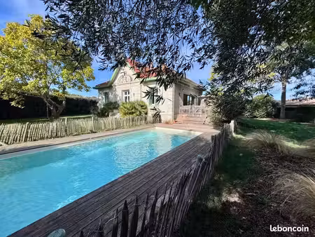 maison 8 pièces 202 m²