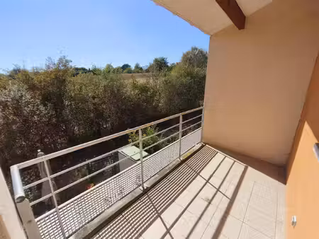 appartement t3 de 65 m2 avec balcon dans une résidence récen