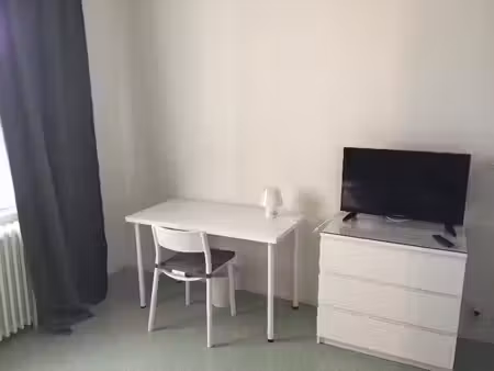 appartement studio pessac - 20 m2 - 560 euros ttc