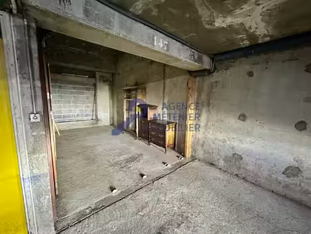 à louer garage / box fermé en sous-sol vichy