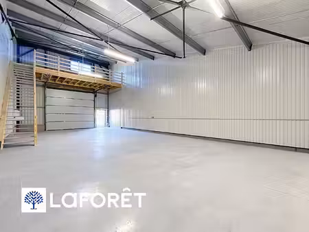 local d'activité les touches 120 m2