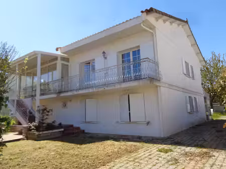 maison à vendre saujon (17) 12 pièces 210m2 parcelle 700m2(deux habitations possibles)