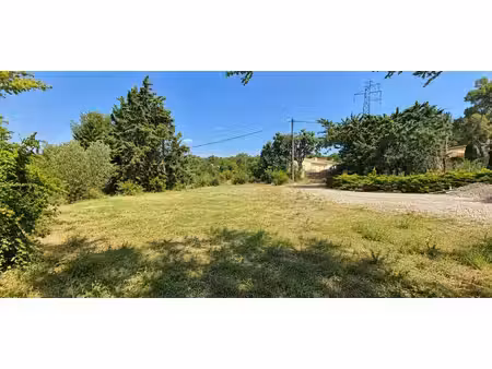 tres joli terrain constructible