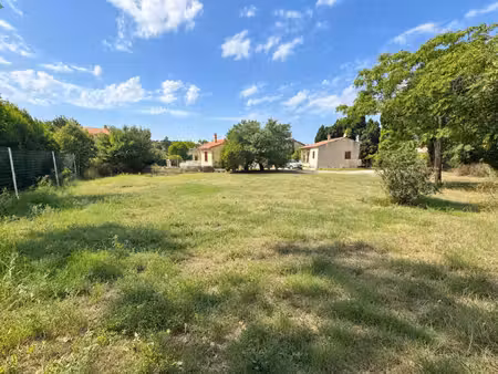 terrain a batir 700 m2