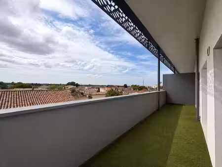 aucamville centre t3 en duplex avec terrasse et parking