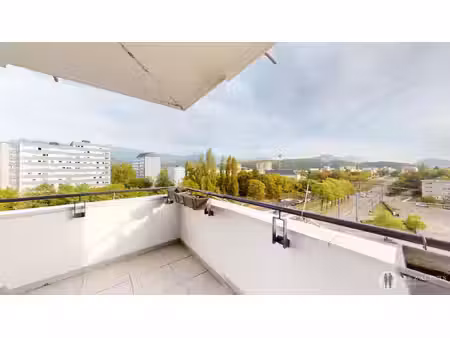 appartement 4 pièces avec terrasse dans une copropriété de 2016