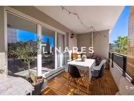 cantini élégance - appartement t4 de 84m² - terrasses - box - 13008