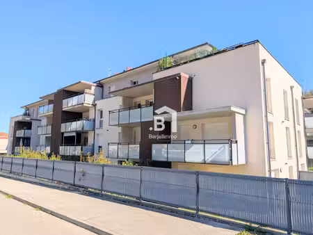 maubec -- t3 72 m2 avec terrasse  garage et parking | à deux