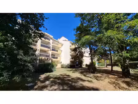 appartement t3 avec balcon  stationnement couvert et cave