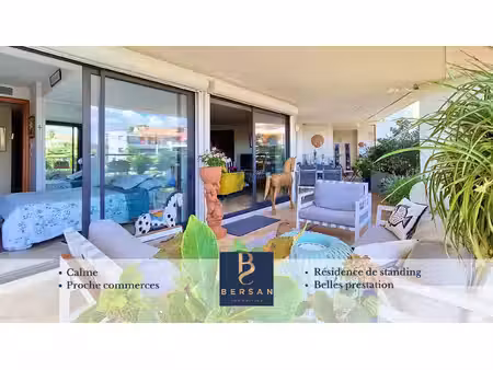 appartement 3 pièces à saint-raphaël  terrasse de 55 m²  piscine et proximité commerces