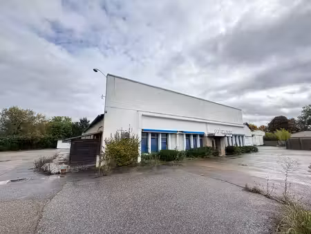 riorges local d activites 713m2 + mezzanine de 400m2